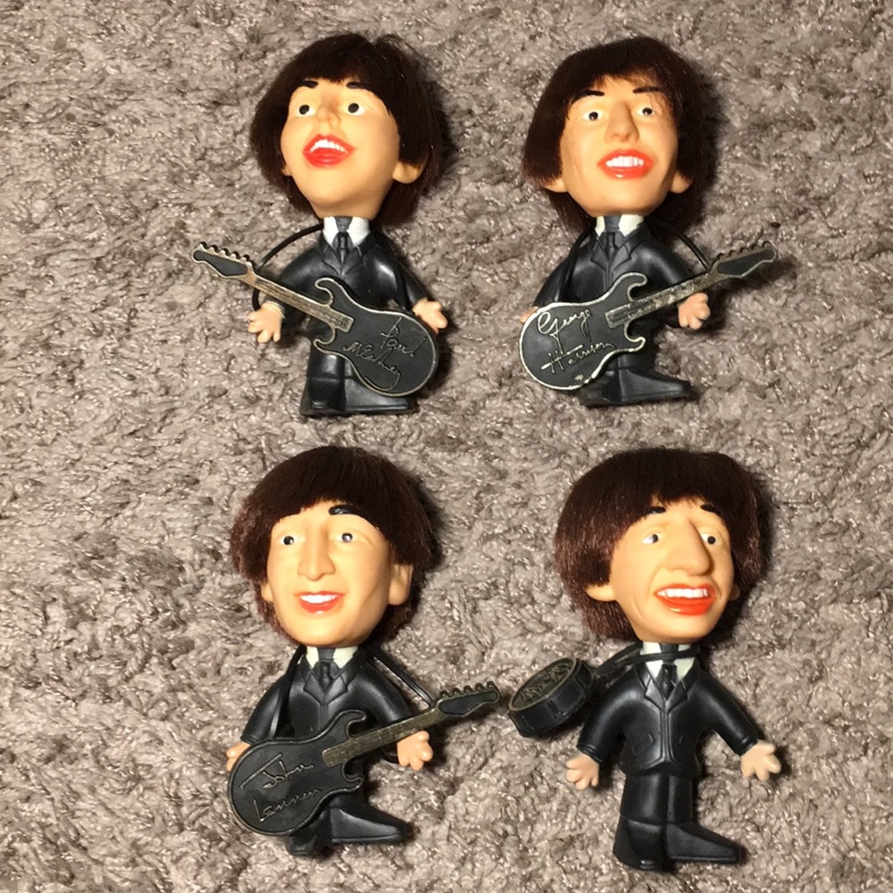 💥The beatles 1964 set of 4 dolls💥